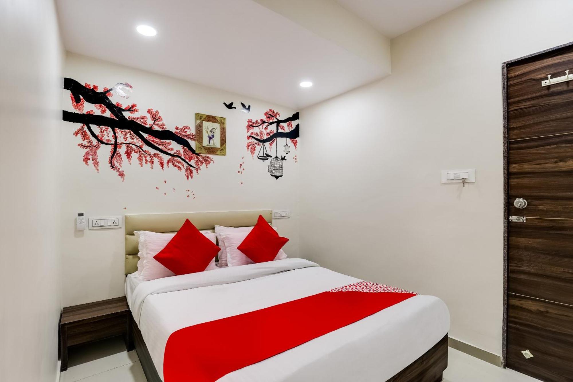 OYO 49102 Hotel Alice Ahmedabad Exterior foto