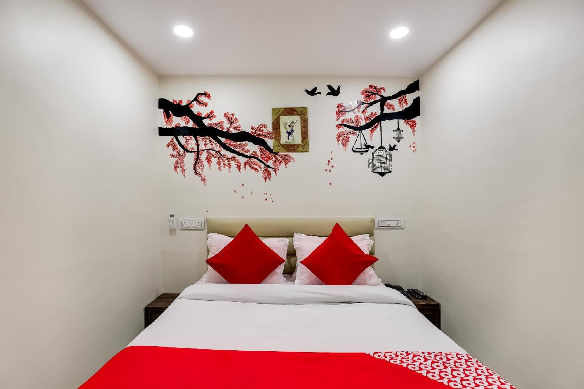 OYO 49102 Hotel Alice Ahmedabad Exterior foto