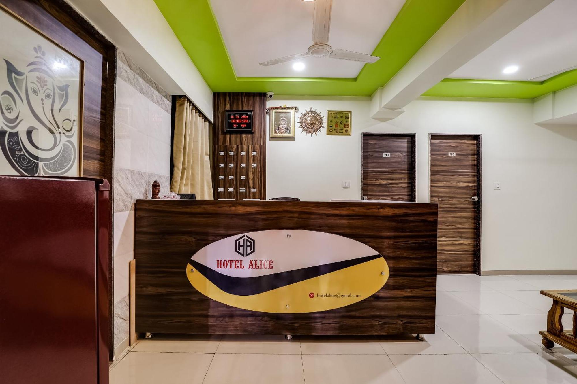 OYO 49102 Hotel Alice Ahmedabad Exterior foto